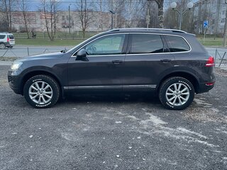 2011 Volkswagen Touareg II, чёрный, 1515000 рублей, вид 4