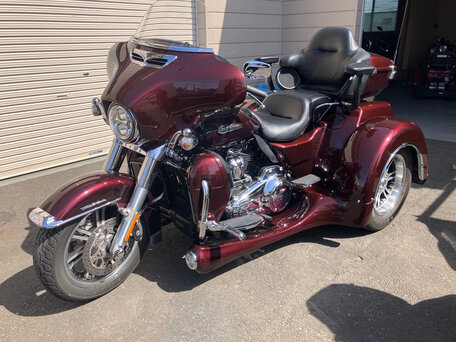 2019 Harley-Davidson Tri Glide, красный, 2127000 рублей, вид 1