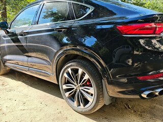 2023 Geely Tugella I Рестайлинг, чёрный, 3350000 рублей, вид 4