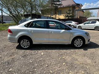 2013 Volkswagen Polo V, серебристый, 515000 рублей, вид 4