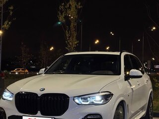 2019 BMW X5 25d IV (G05/G18), белый, 5500000 рублей, вид 3