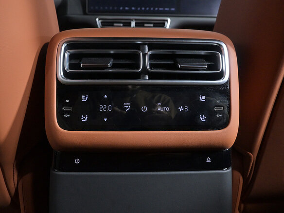 2024 Li Auto (Lixiang) L6 I, чёрный - вид 13
