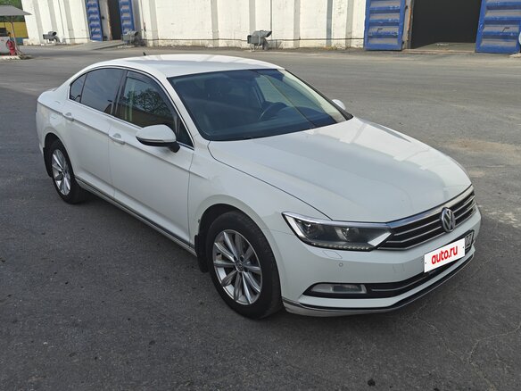 2018 Volkswagen Passat B8, белый, 1970000 рублей