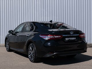 2022 Toyota Camry VIII (XV70) Рестайлинг, чёрный, 3249000 рублей, вид 2