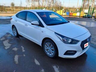 2018 Hyundai Solaris II, белый, 950000 рублей, вид 2
