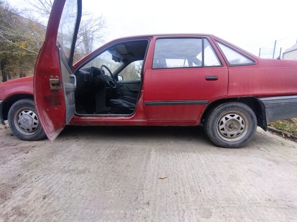 1987 Opel Kadett E, красный, 55000 рублей - вид 1