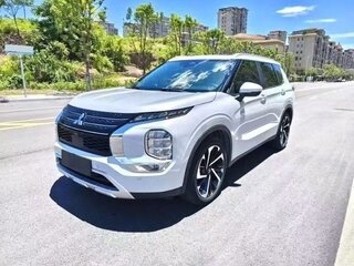 2022 Mitsubishi Outlander IV, белый, 3700000 рублей, вид 2
