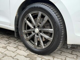 2014 Skoda Rapid I, белый, 822000 рублей, вид 5