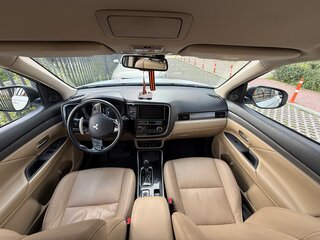 2019 Mitsubishi Outlander III Рестайлинг 3, белый, 1900000 рублей, вид 4