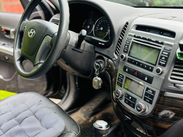 2010 Hyundai Santa Fe II Рестайлинг, чёрный, 1600000 рублей - вид 4