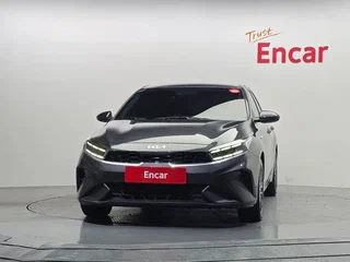 2022 Kia K3 II Рестайлинг, серый, 1840000 рублей, вид 3