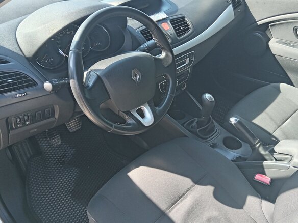 2010 Renault Fluence I, белый, 700000 рублей - вид 9
