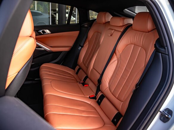 2022 BMW X6 30d III (G06), белый, 8350000 рублей - вид 14