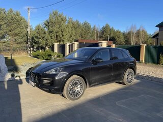2020 Porsche Cayenne S III, чёрный, 7800000 рублей, вид 3