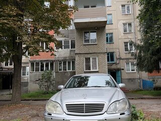 2000 Mercedes-Benz S-Класс 430 IV (W220), серебристый, 450000 рублей, вид 1