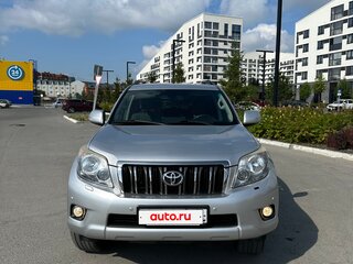 2012 Toyota Land Cruiser Prado 150 Series, серебристый, 2999000 рублей, вид 3