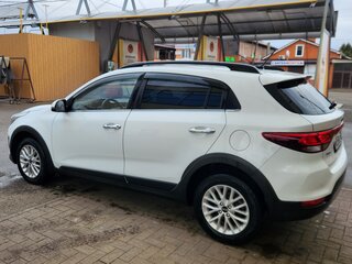 2020 Kia Rio X-Line IV, белый, 1900000 рублей, вид 4