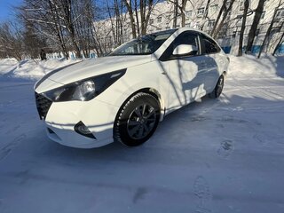 2020 Hyundai Solaris II Рестайлинг, белый, 1300000 рублей, вид 1