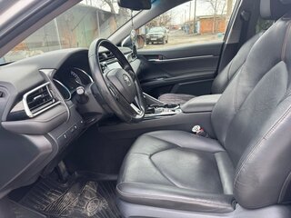 2018 Toyota Camry VIII (XV70), серебристый, 2450000 рублей, вид 5