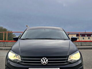 2016 Volkswagen Polo V Рестайлинг, чёрный, 784600 рублей, вид 4