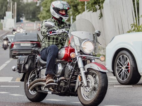 2005 Yamaha XVS650 Drag Star, красный, 536377 рублей, вид 2