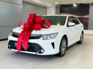 2016 Toyota Camry VII (XV50) Рестайлинг, белый, 1897000 рублей, вид 1