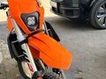 2019 KTM 150 XC-W, оранжевый, 580000 рублей - вид 5