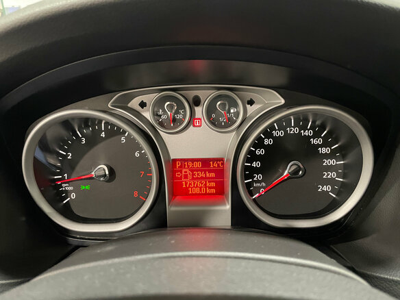 2011 Ford Focus II Рестайлинг, чёрный, 680000 рублей - вид 15