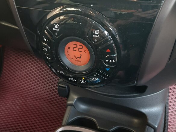 2017 Nissan Note e-Power II Рестайлинг, красный, 1250000 рублей - вид 17