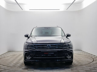 2017 Volkswagen Tiguan II, чёрный, 2815000 рублей, вид 2