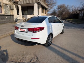 2016 Kia Rio III Рестайлинг, белый, 1105000 рублей, вид 5