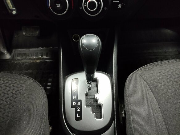 2012 Kia Rio 4-speed III, серый, 897000 рублей - вид 12