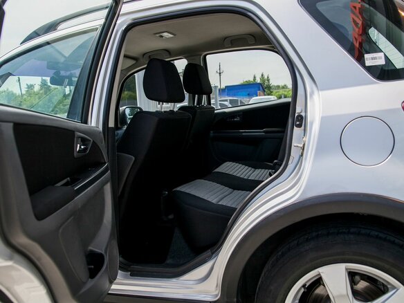2010 Suzuki SX4 I (Classic) Рестайлинг, серебристый, 830000 рублей - вид 13