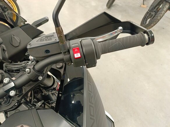 2023 Husqvarna Norden 901, серый, 1490000 рублей - вид 25