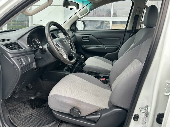 2021 Mitsubishi L200 V Рестайлинг, белый, 2600000 рублей - вид 11