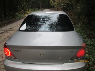 2003 Kia Sephia II Рестайлинг, серебристый, 150000 рублей, вид 2