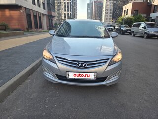2015 Hyundai Solaris I Рестайлинг, серебристый, 800000 рублей, вид 1