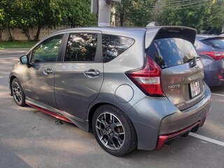 2017 Nissan Note Nismo e-Power II Рестайлинг, серый, 1650000 рублей, вид 4