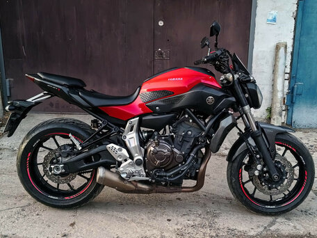 2014 Yamaha MT-07 (FZ-07), красный, 600000 рублей, вид 1