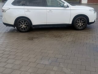 2013 Mitsubishi Outlander III, белый, 1110000 рублей, вид 3