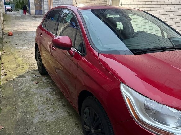 2012 Citroen C4 II, красный, 750000 рублей - вид 4