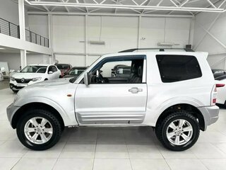 2002 Mitsubishi Pajero III, серебристый, 749000 рублей, вид 3