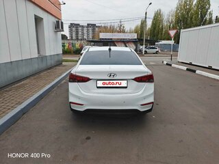 2018 Hyundai Solaris II, белый, 1350000 рублей, вид 4