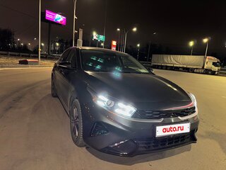 2024 Kia Cerato IV Рестайлинг, серый, 2000000 рублей, вид 2