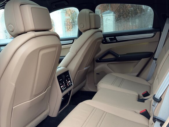 2022 Porsche Cayenne E-Hybrid Coupé III, чёрный, 10200000 рублей - вид 20