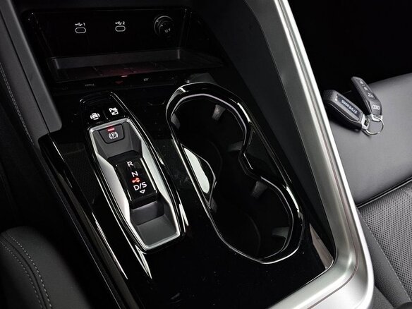 2025 Audi Q5 40 TDI III (GU), белый, 6800000 рублей - вид 10