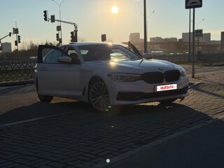 2019 BMW 5 серии 530i VII (G30/G31/G38), белый, 2790000 рублей, вид 2