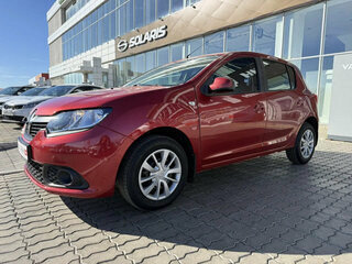 2014 Renault Sandero II, красный, 644380 рублей, вид 3
