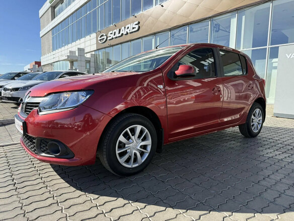 2014 Renault Sandero II, красный - вид 2