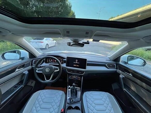 2023 Volkswagen Tayron I Рестайлинг, белый - вид 3
